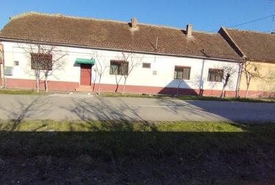 Casă individuală cu 4 camere cu Canalizare în Central - 5