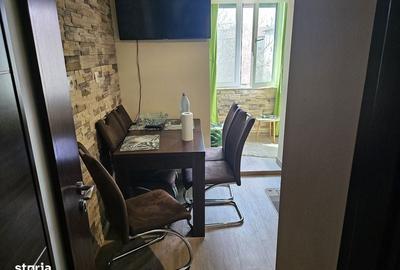 Apartament cu 3 camere decomandat în Steaua