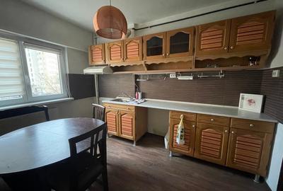 Apartament cu 4 camere decomandat în Micro 15 - 2