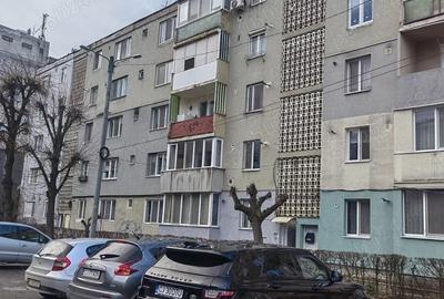 Apartament cu 3 camere decomandat în Central - 9