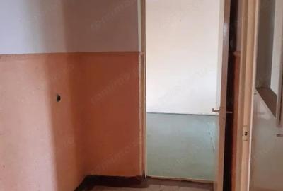 Apartament cu 3 camere decomandat în Piața Centrală - 4