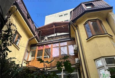 De vanzare 2 apartamente si demisol in vila, Piata Romana - 3