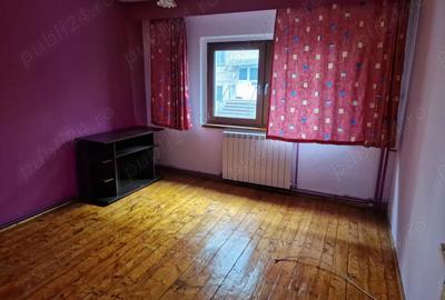 De Vanzare Apartament 3 Camere - 3