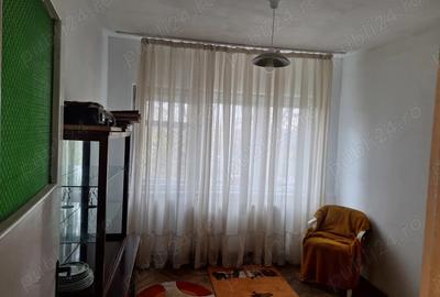 Apartament cu 3 camere semidecomandat în Gară - 4