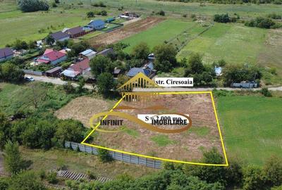 Teren de 2000 mp, în Central