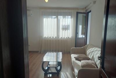 Inchiriez apartament 3 camere, str. I C Bratianu, zona Tribunal - 1