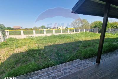 Casă cu 5 camere cu Teren 770 Mp în Balotești