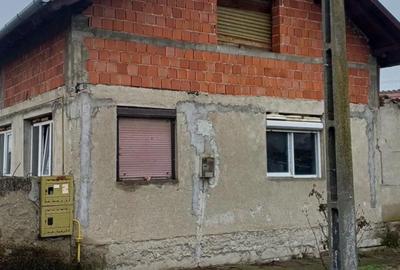 Casă cu Teren 550 Mp în Vladimirescu