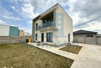 Casă cu 3 camere cu Teren 285 Mp în Malu Mare - 3