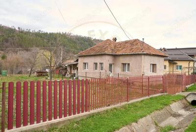 Casă cu 2 camere cu Teren 831 Mp în Central - 2