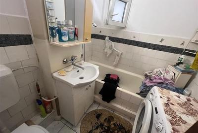 Apartament cu 3 camere decomandat - 70 mp - Zona Adriatica, Str. Aleea Visinului - 10