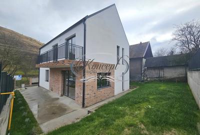 Locuinta moderna in Tauti, ansamblu restrans si zona linistita - 2