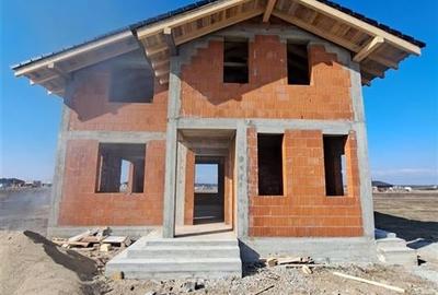 Casă individuală cu 4 camere în Cihei