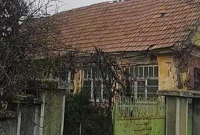 Casă cu 2 camere cu Teren 2150 Mp în Săbolciu - 2