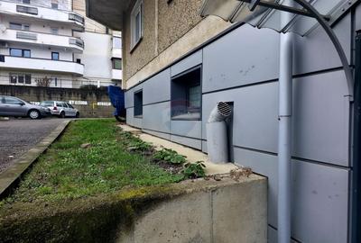 Spațiu comercial, de 68 mp, în Central - 14