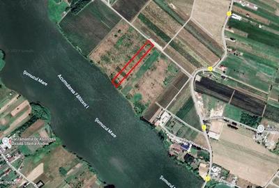 Teren de 4500 mp, în Fălticeni