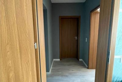 Apartament cu 3 camere semidecomandat în Central - 1