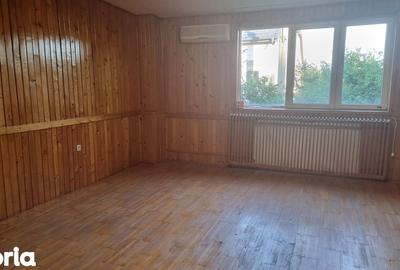 Spațiu comercial, de 15 mp, în Industriilor - 10
