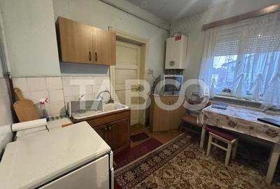 Casa cu 4 camere 2 bai garaj gradina in cartierul Florilor Fagaras - 2