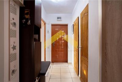 Apartament 3 camere de vanzare zona Micalaca - 11