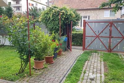 Casă cu 5 camere cu Teren 95 Mp în P-ța Doina - 10