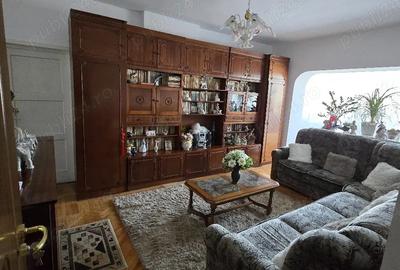 Apartament cu 3 camere decomandat în Ștefănești - 2
