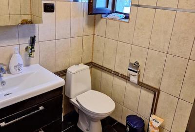 Casă cu 6 camere cu Teren 1600 Mp în Isvarna - 2