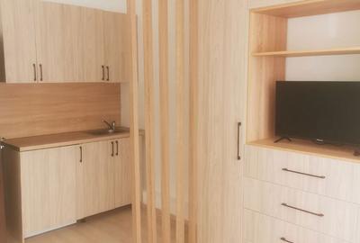 Garsonieră în Traian - 2