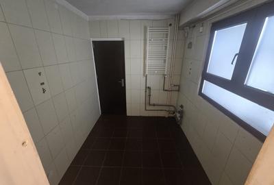 Apartament cu 2 camere decomandat în Giurgiului - 12