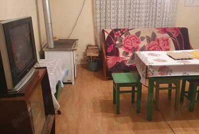 Casă cu 3 camere în Satu Nou