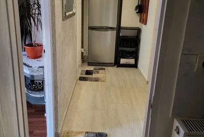 Vind apartament cu o comera 44mp ,etaj intermediar ,zona Nord - 9