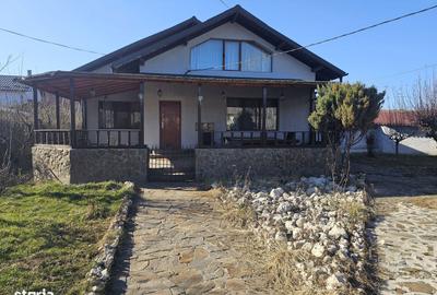 Casă cu 3 camere în Central - 12