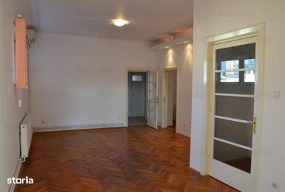 Casă cu 10 camere cu Canalizare în Foișorul de Foc - 10