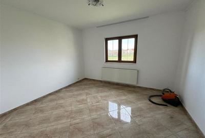 Casa noua de vanzare in Vulturu - H?ngulesti 89.000 Euro - 18