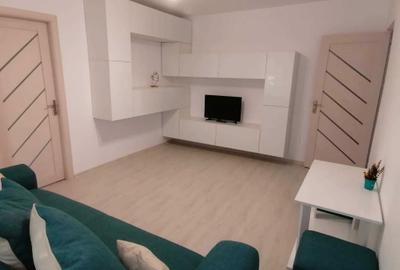 Apartament cu 2 camere semidecomandat în Craiovița Nouă