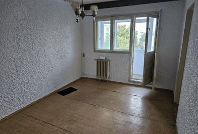 Apartament cu 3 camere semidecomandat în Malu Roșu - 3