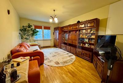 Vand apartament 3 camere, et 3/4, Pandurilor - 1