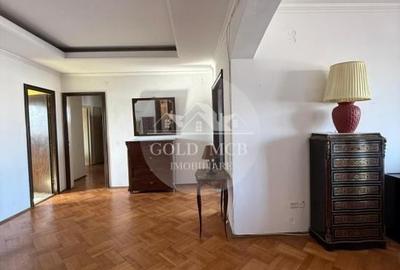 Apartament cu 3 camere circular în P-ța Universității - 17