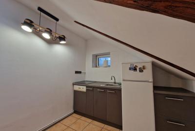 Apartament semidecomandat în Central - 1