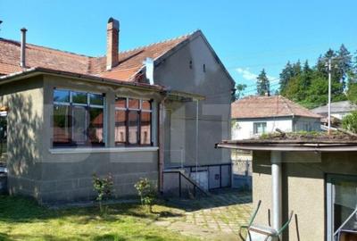 Casa zona centrala,100 mp utili,garaj, cu teren 800 mp - 2