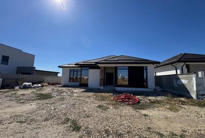 Casă cu 4 camere cu Teren 500 Mp în Domnești - 3