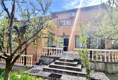 Casa Impresionanta cu Șemineu, Pavilion si Livada in Zona de Top