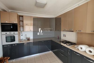 Apartament cu 3 camere semidecomandat, mobilat în Central - 3