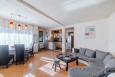Casa de vanzare cu 7 camere localitate Poplaca - 3