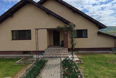 Casă cu 4 camere cu Teren 2000 Mp în Predești - 9