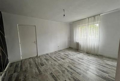Apartament cu 2 camere semidecomandat în Gemenii