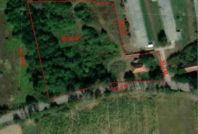 Teren de 8600 mp, în Central