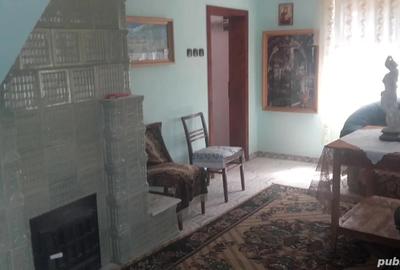 Casă cu Teren 2500 Mp în Central - 2
