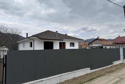 Casă cu 4 camere în Central - 8