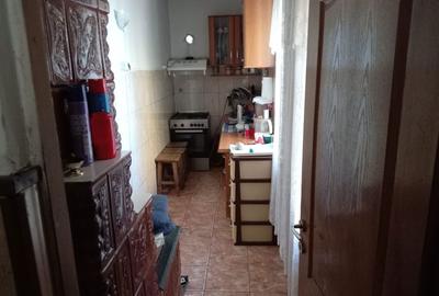 Casă cu 3 camere în Cetățuia - 1